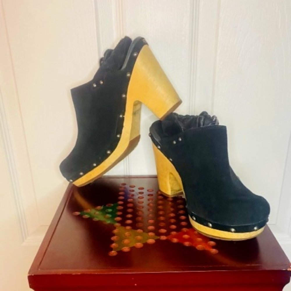 UGG Clogs